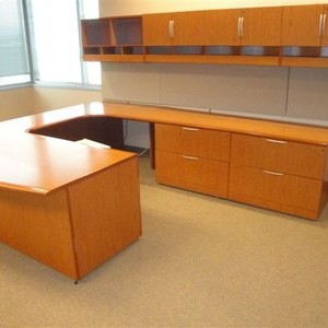 Knoll Cherry Exec Desk  ** SALE**